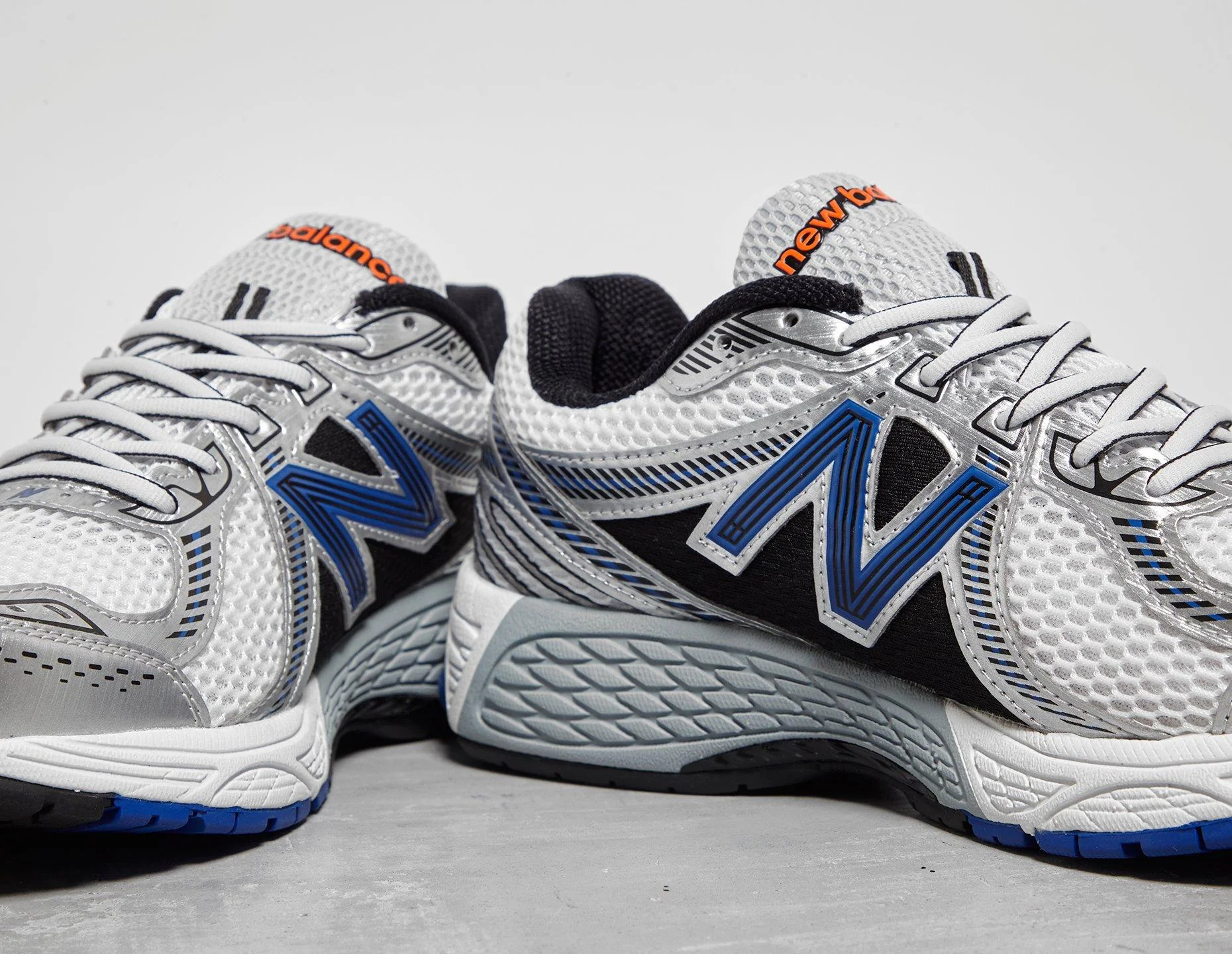 860v2 - Image 4